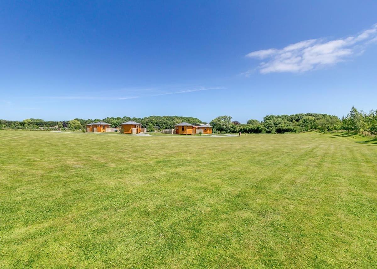 Green Meadows Park Garton Bagian luar foto